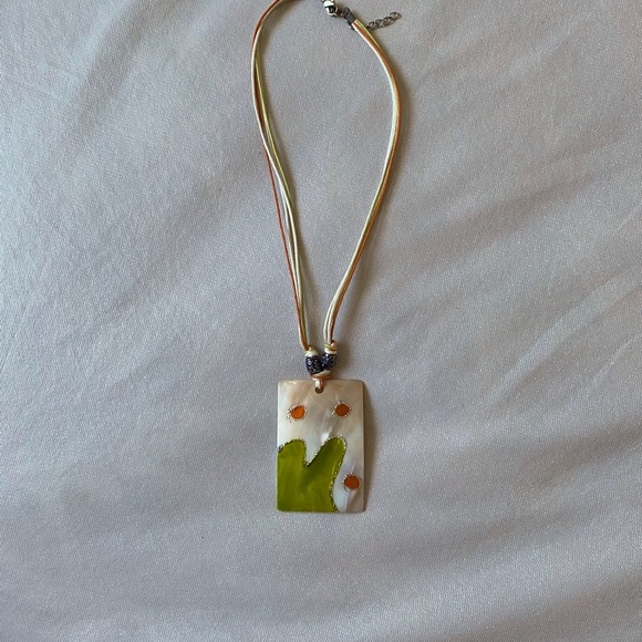 Vintage Spring Necklace - Picture 3 of 4